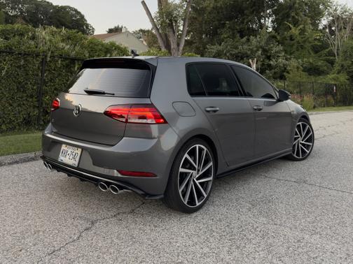 2019 Volkswagen Golf R 4-Door w/DCC & Navigation