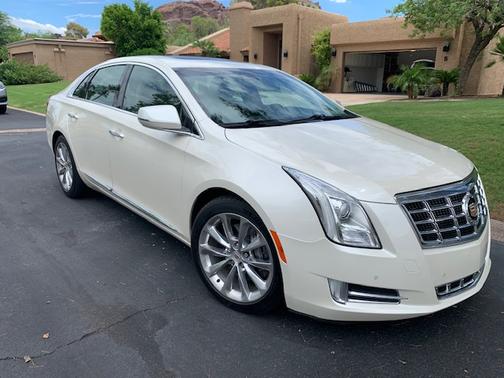 Photo 1 of 8 of 2013 Cadillac XTS Premium