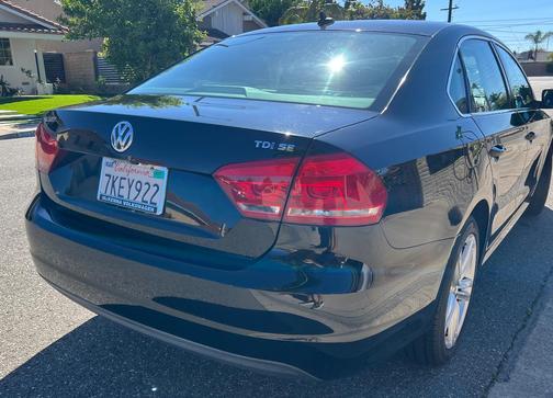 Black 2014 Volkswagen Passat 2.0L TDI DSG SE w/Sunroof