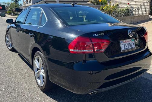 Black 2014 Volkswagen Passat 2.0L TDI DSG SE w/Sunroof