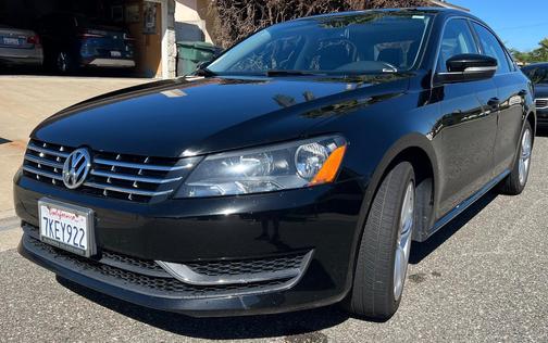 Black 2014 Volkswagen Passat 2.0L TDI DSG SE w/Sunroof