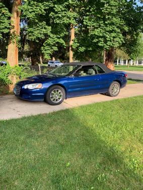 Photo 2 of 2 of 2005 Chrysler Sebring Touring
