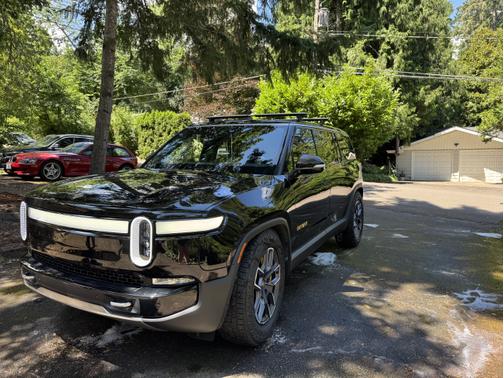 2023 Rivian R1S Adventure Quad-Motor Large Package