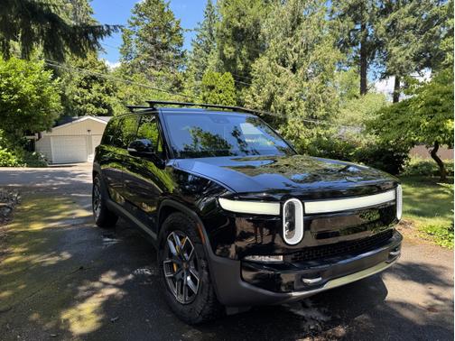 2023 Rivian R1S Adventure Quad-Motor Large Package