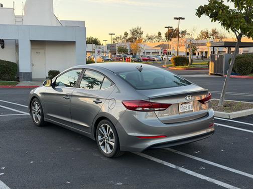 2017 Hyundai ELANTRA Limited