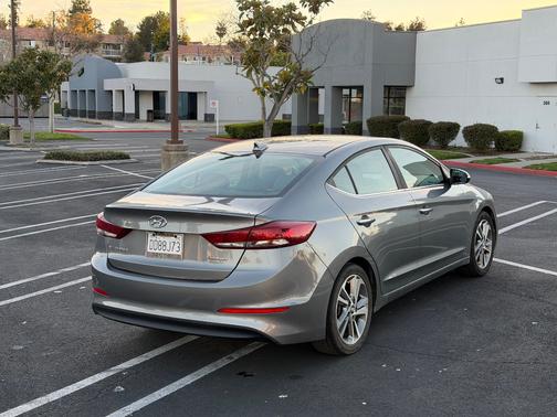 2017 Hyundai ELANTRA Limited