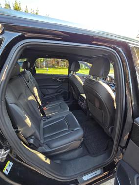 Black 2021 Audi Q7 55 Premium Plus