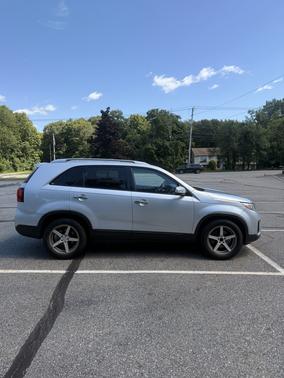 Silver 2014 Kia Sorento EX