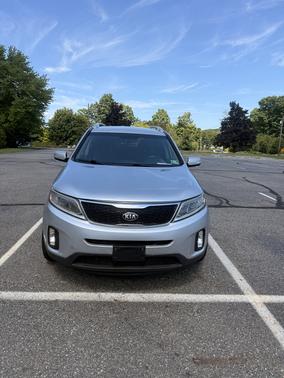 Silver 2014 Kia Sorento EX