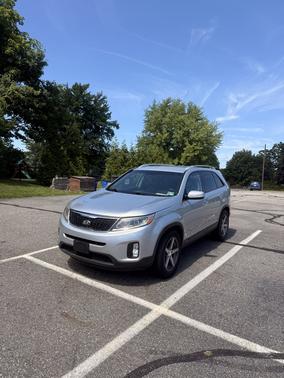 Silver 2014 Kia Sorento EX