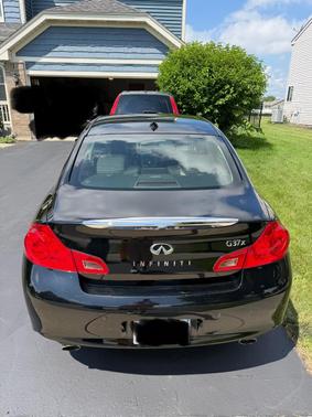 Black 2013 INFINITI G37 x