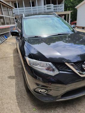 Black 2016 Nissan Rogue SL