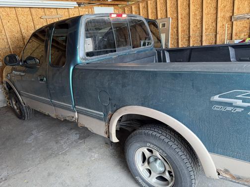 1998 Ford F-150 Lariat