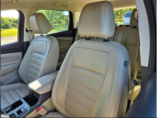 Gold 2017 Ford Escape SE