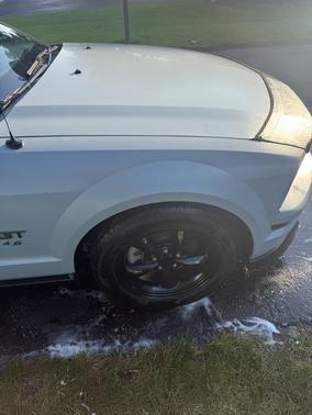 Gray 2005 Ford Mustang GT