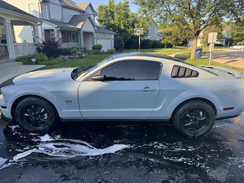Gray 2005 Ford Mustang GT