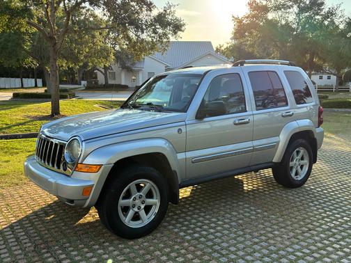 Silver 2006 Jeep Liberty Limited