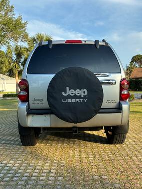 Silver 2006 Jeep Liberty Limited