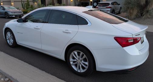 White 2017 Chevrolet Malibu 1LT