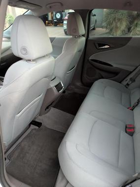 White 2017 Chevrolet Malibu 1LT