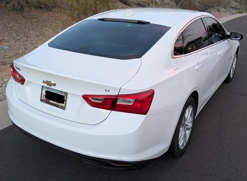 White 2017 Chevrolet Malibu 1LT