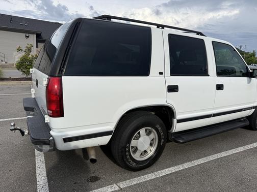 White 1999 Chevrolet Tahoe LS