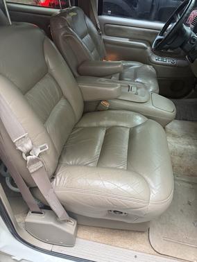 White 1999 Chevrolet Tahoe LS