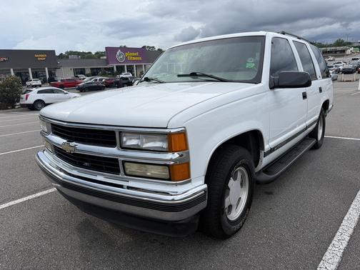 White 1999 Chevrolet Tahoe LS