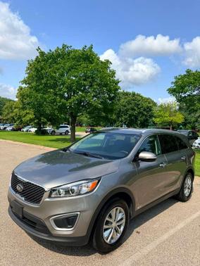 Gray 2017 Kia Sorento LX