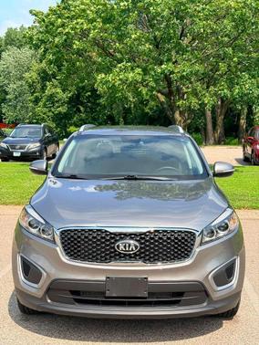 Gray 2017 Kia Sorento LX