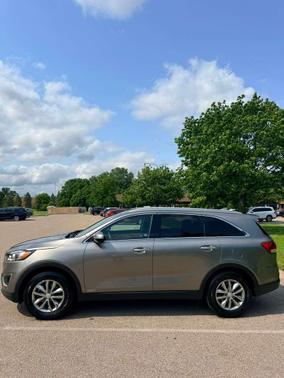 Gray 2017 Kia Sorento LX