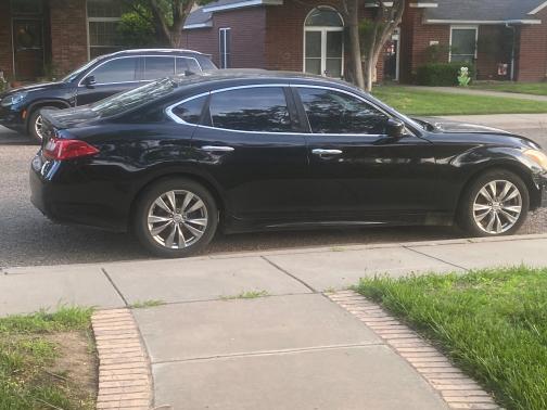 Black 2013 INFINITI M37 Base