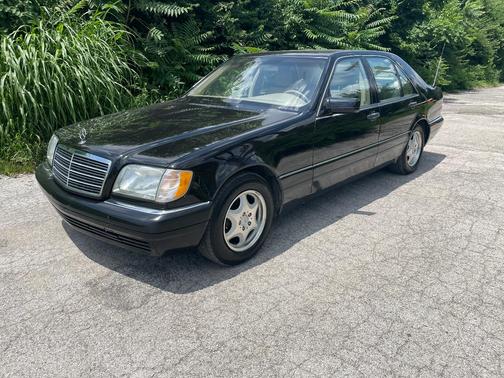 Black 1999 Mercedes-Benz S-Class S320