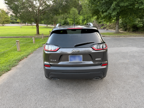 Gray 2019 Jeep Cherokee Latitude Plus