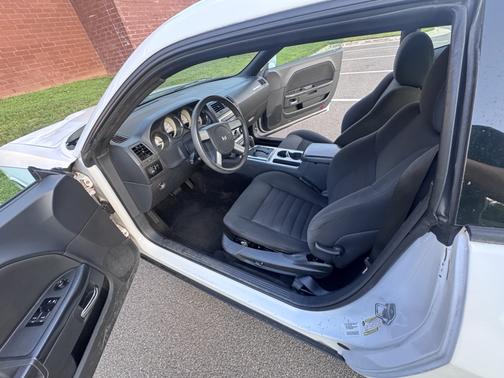 2010 Dodge Challenger SE