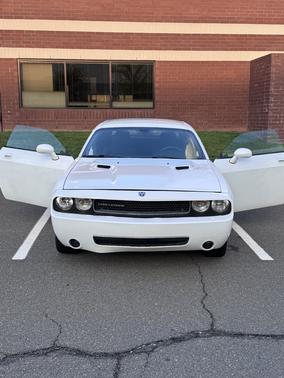 2010 Dodge Challenger SE