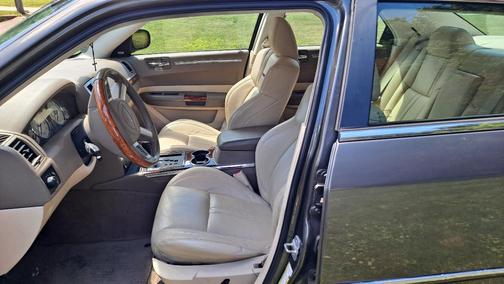 Gray 2009 Chrysler 300C Hemi