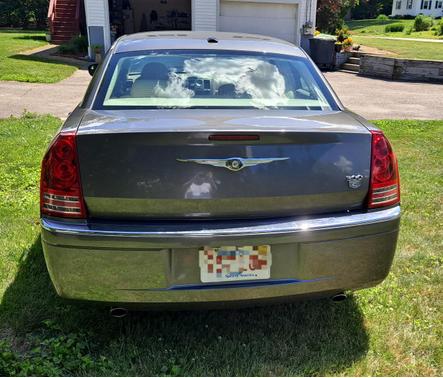 Gray 2009 Chrysler 300C Hemi