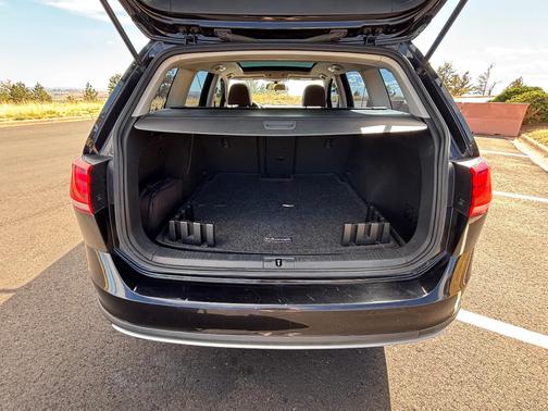Black 2018 Volkswagen Golf Alltrack TSI SE