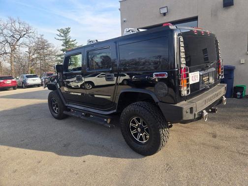 Black 2004 Hummer H2 Base