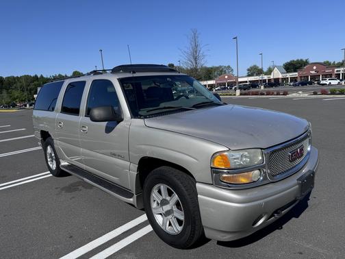 2004 GMC Yukon XL Denali