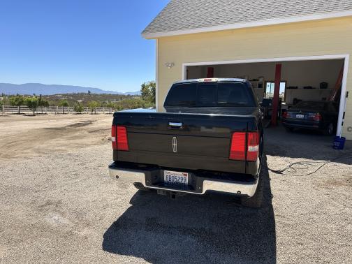 2006 Lincoln Mark LT Base