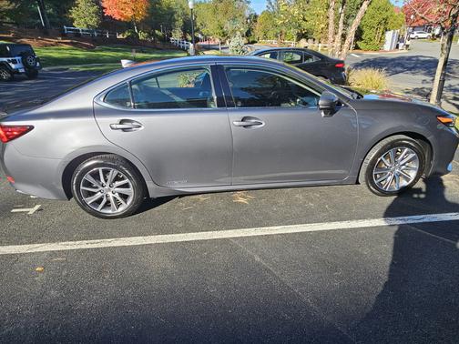 2016 Lexus ES 300h Base