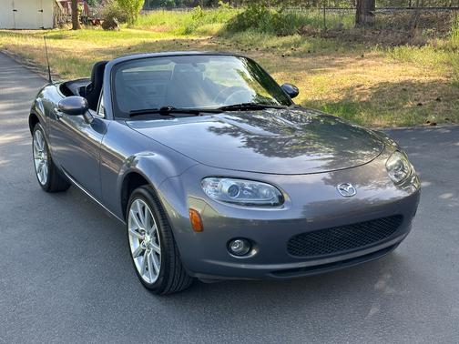Gray 2006 Mazda MX-5 Miata Touring