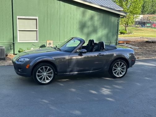 Gray 2006 Mazda MX-5 Miata Touring
