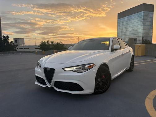 White 2019 Alfa Romeo Giulia Base