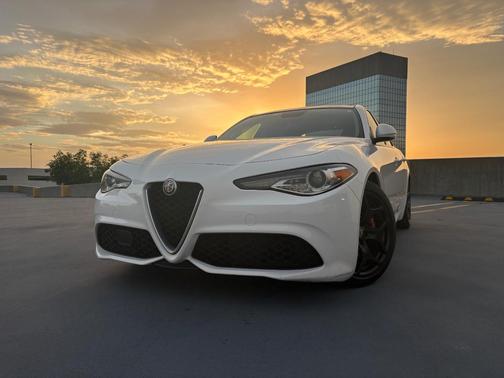 White 2019 Alfa Romeo Giulia Base