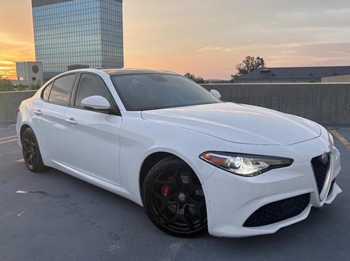 White 2019 Alfa Romeo Giulia Base
