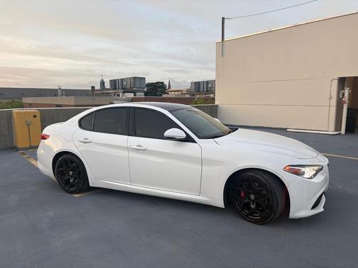White 2019 Alfa Romeo Giulia Base