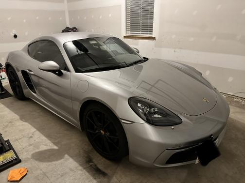 Photo 1 of 16 of 2018 Porsche 718 Cayman Base